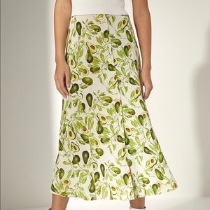 (SOLD) Aritzia avocado skirt! XXS NWT